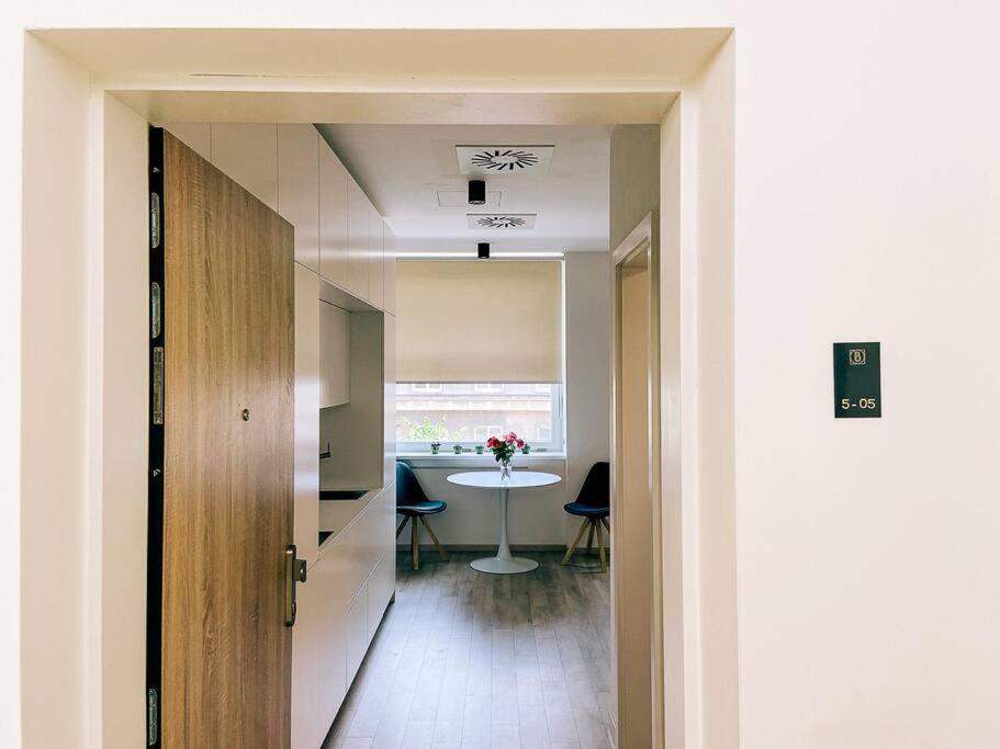New Studio In Quiet Part Of The City Center Pressburg Exterior foto